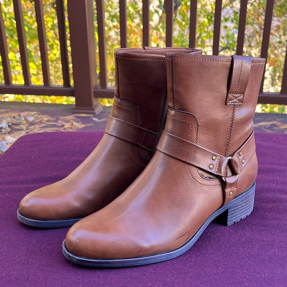 FRYE AND CO. Brown Ankle Boots